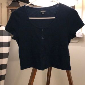 trendy button detailed crop top!